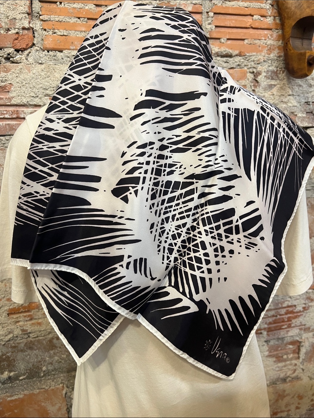 Vintage Vera Neumann square Acetate Scarf
Ladybug black / white handrolled